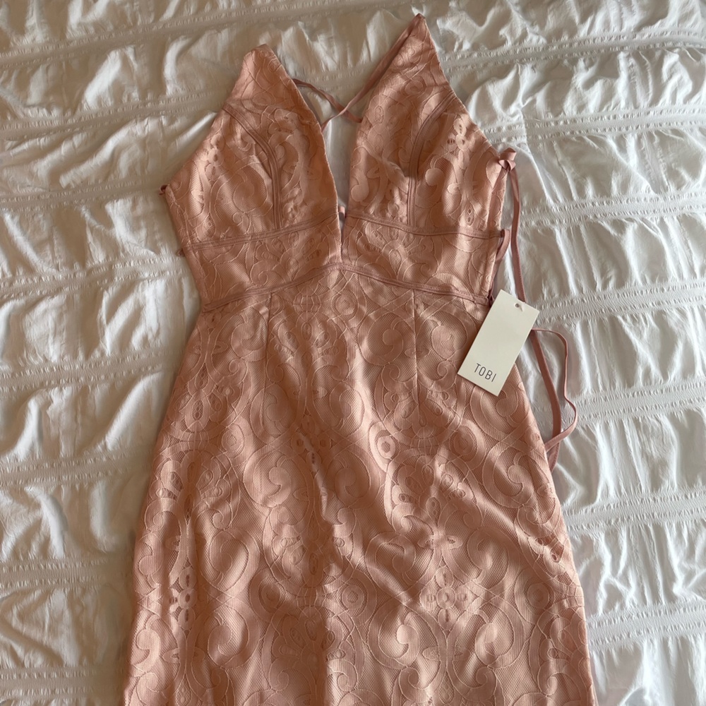 NWT Tobi Pink Lace Bodycon Dress with Strappy Open Back